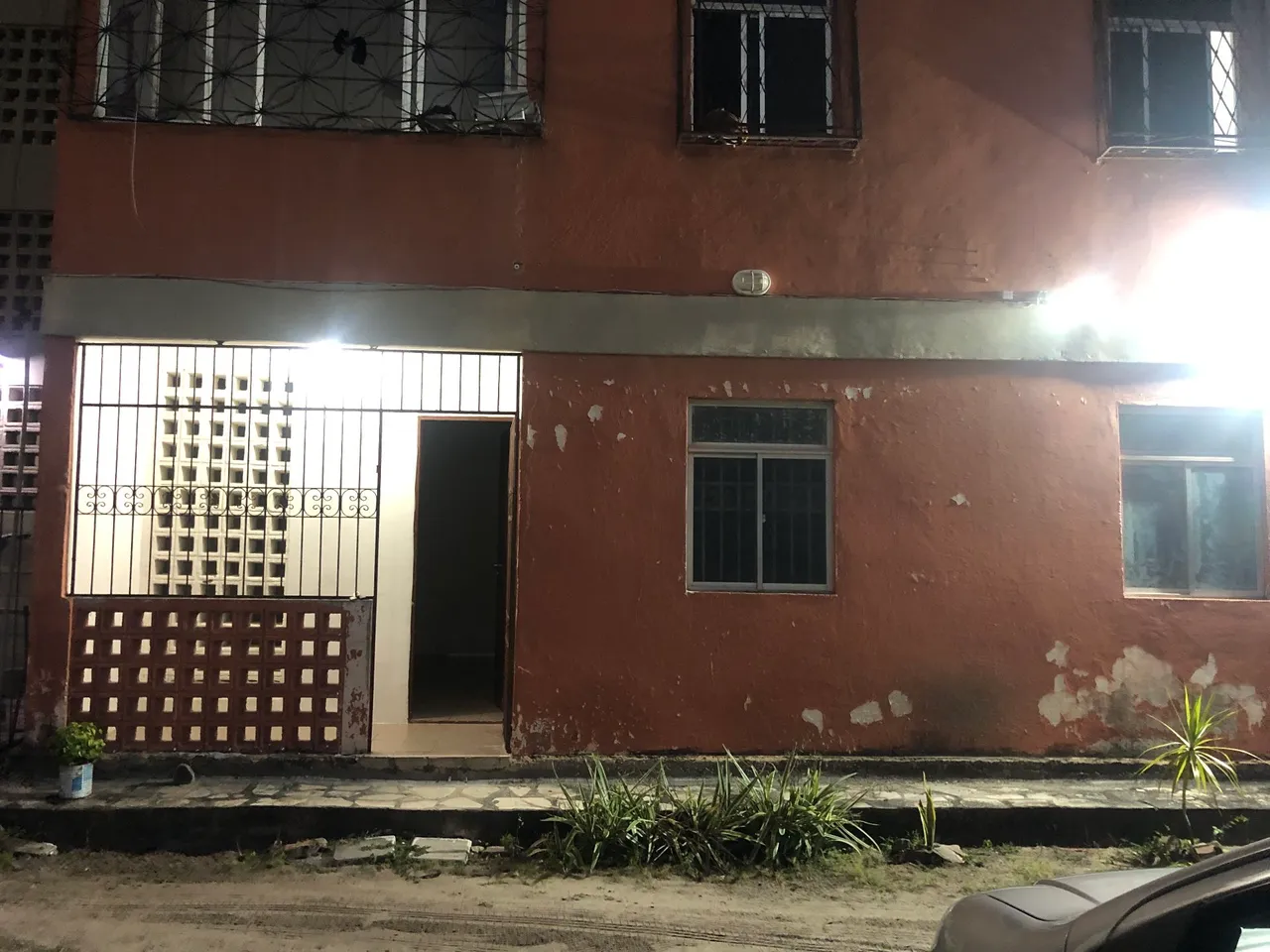 Aluguel anual $870 com condomínio, térrio ,mangabeira 7 perto da  praça .