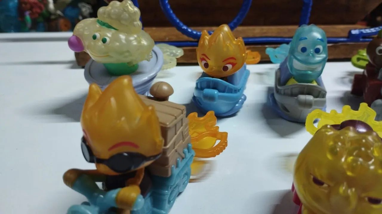 Coleção de Miniaturas elementos Pixar unidade  - Foto 3