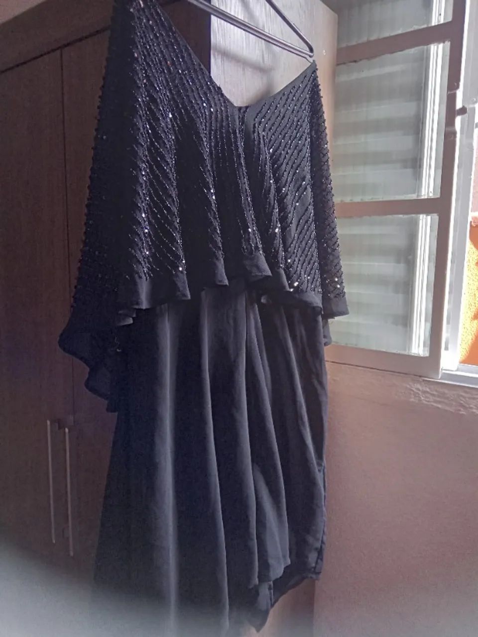 Maravilhosa roupa para baladas e festas , em seda com forro e lindo decote ...