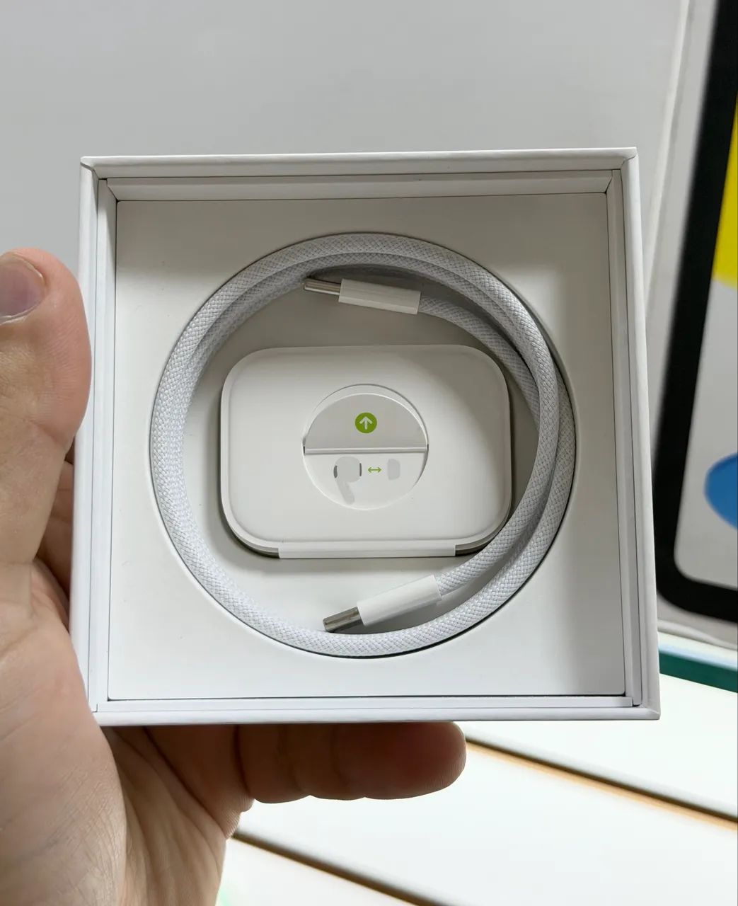 Airpods pro 2 ª geração usb-c apenas 8 dias de ativação LOJA