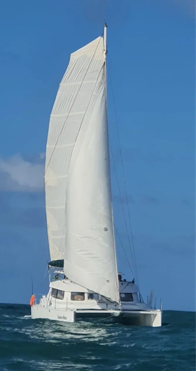 Catamaran 32 Pés 02 Volvo Penta 3 cilindros Hélices Foldings ano 2023 - Foto 3