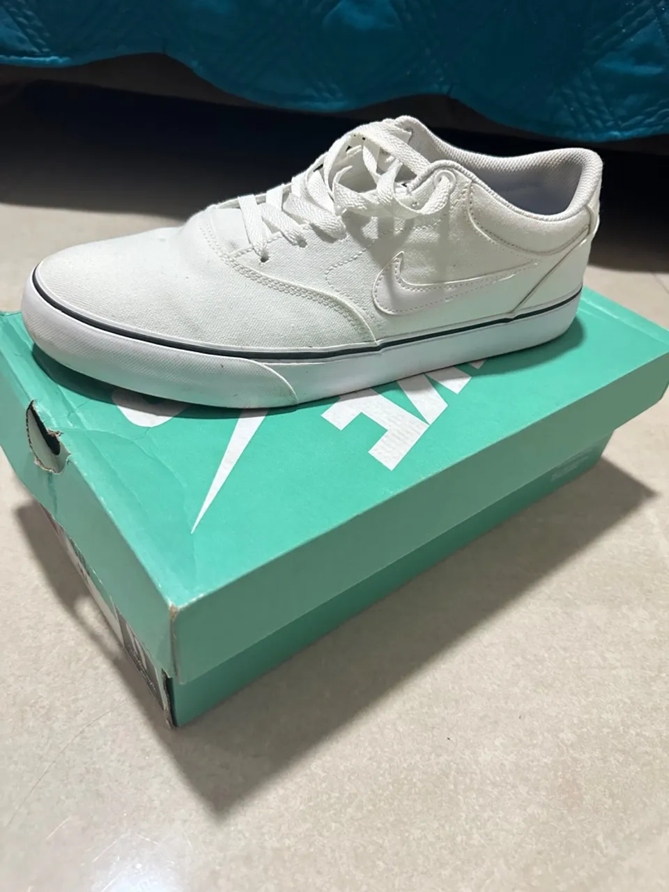 Vende se tênis Nike SB CHRON 2 CNVS