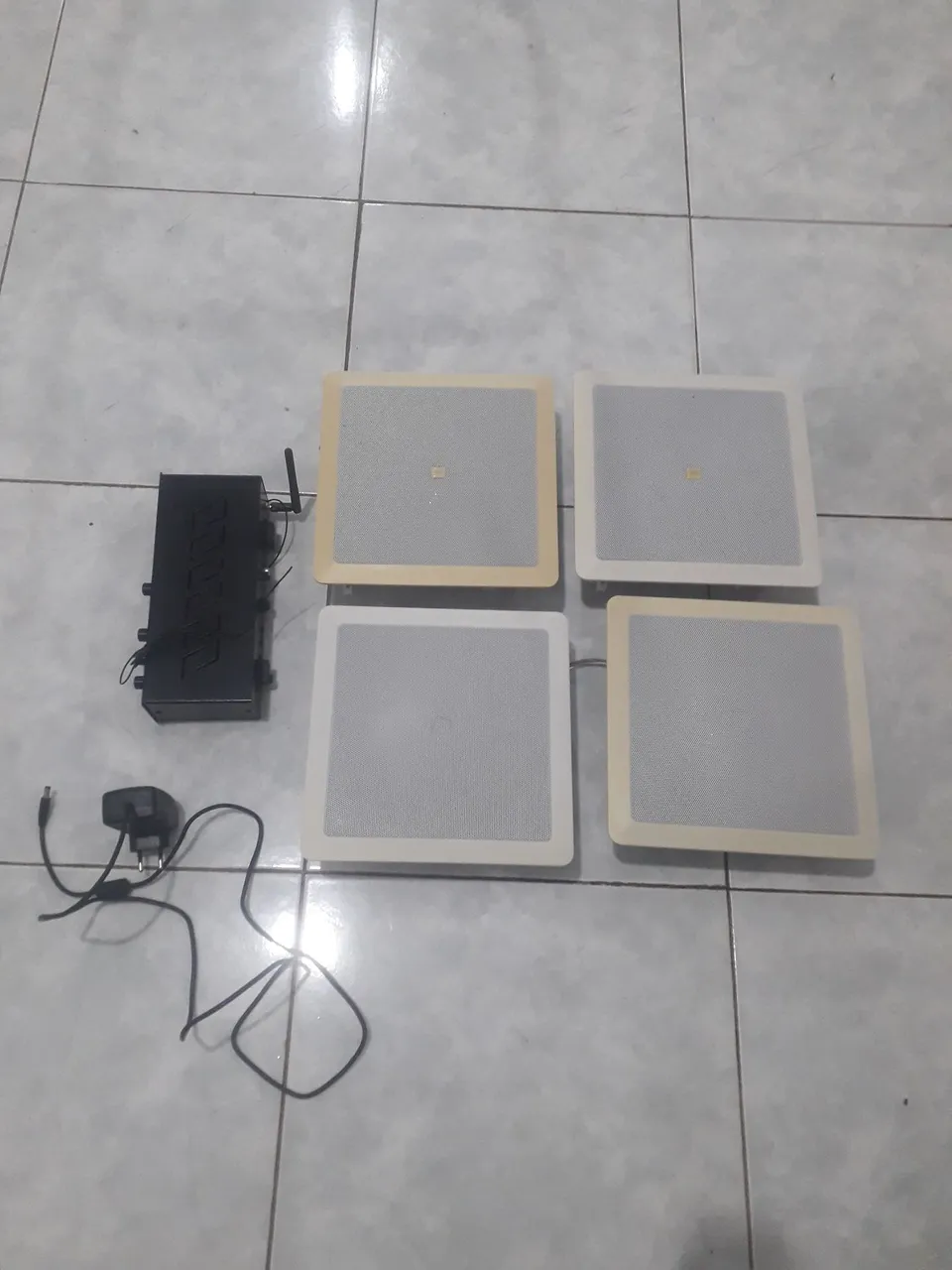 Caixa de Som JBL P/ Tetos