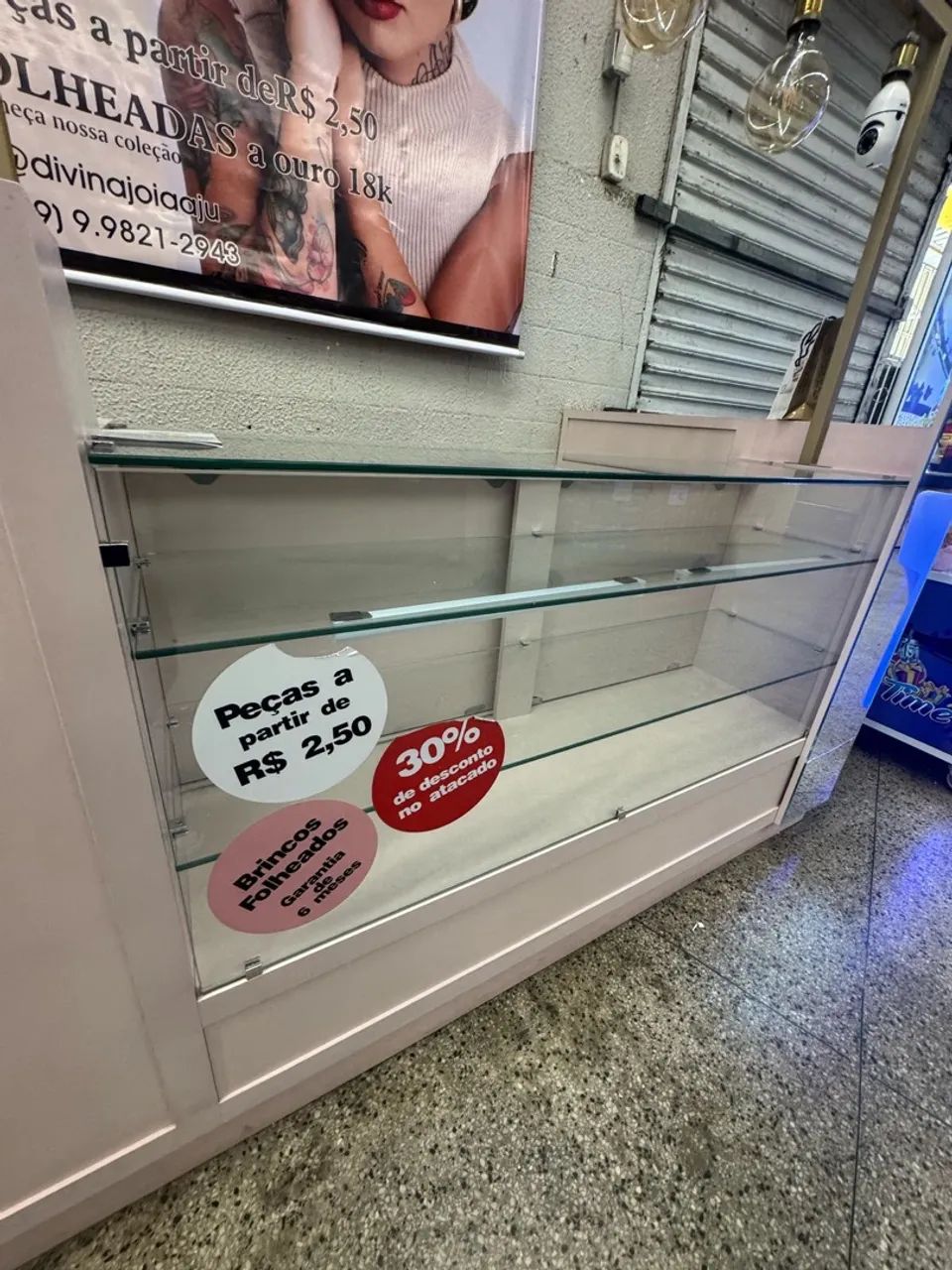 Balcão Expositor Rosa com Vidro - Foto 2