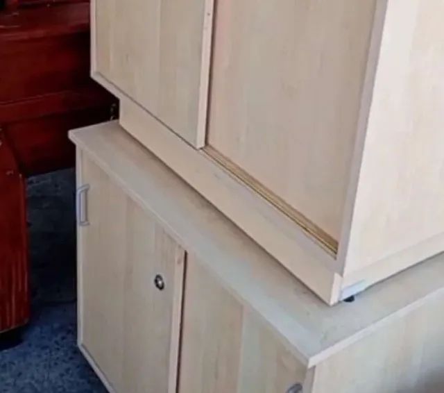 Armário baixo com porta de correr em bom estado.  - Foto 4