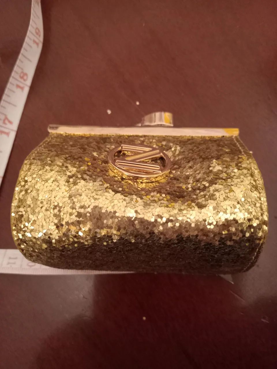 Porta níquel Clutch Dourada com Glitter e Detalhe Z - Foto 3
