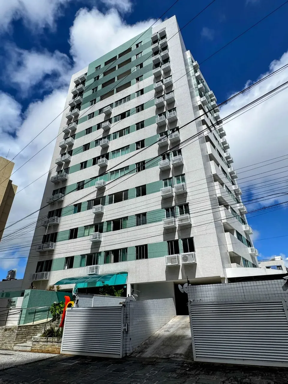 Apartamento andar alto 2 quartos prédio com elevador e lazer em Manaíra - João Pessoa - PB