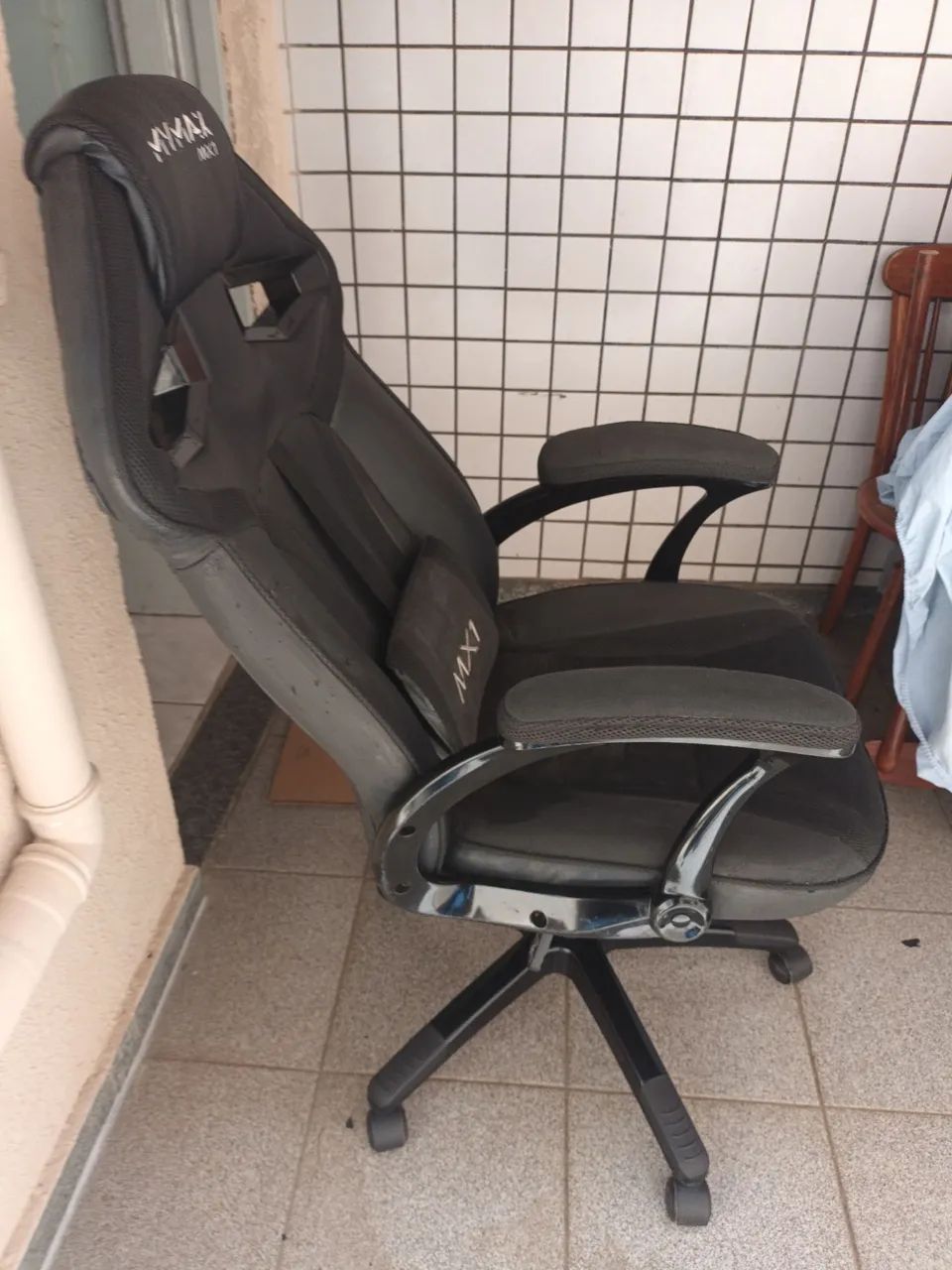 Cadeira Gamer MX1 Usada preta - Foto 4