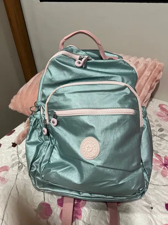 Mochila kipling pouco usada