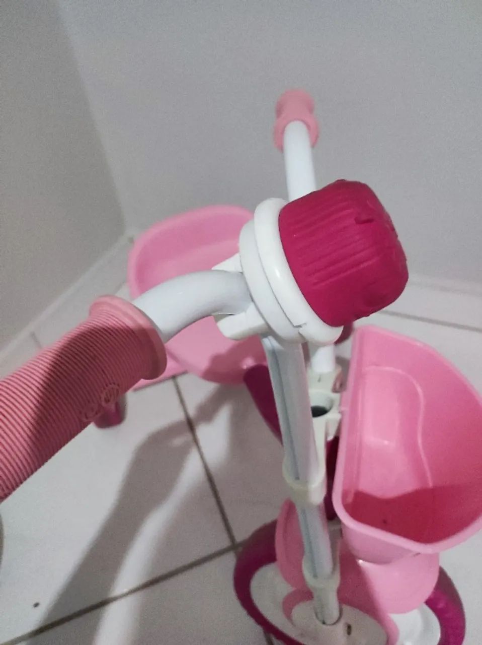 Triciclo infantil rosa - Foto 2
