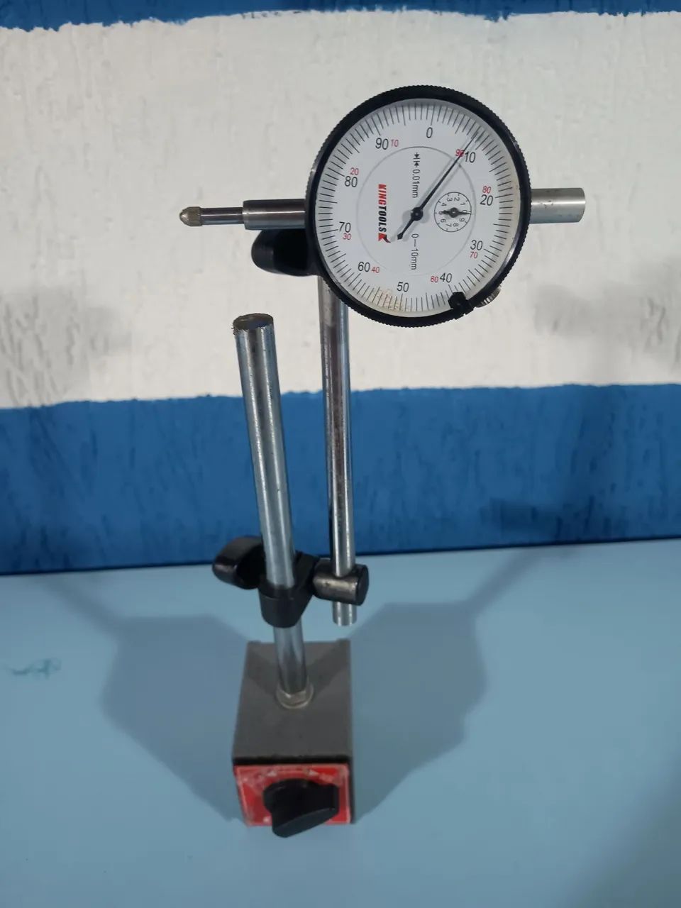 Base magnética+ relógio marca kingtools 