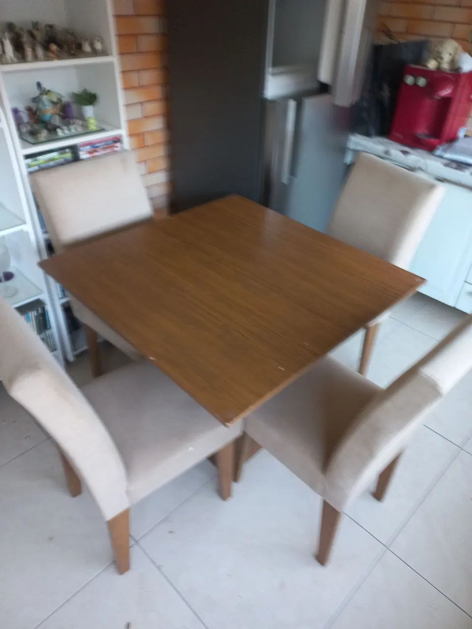 Mesa com 4 cadeiras - Foto 2