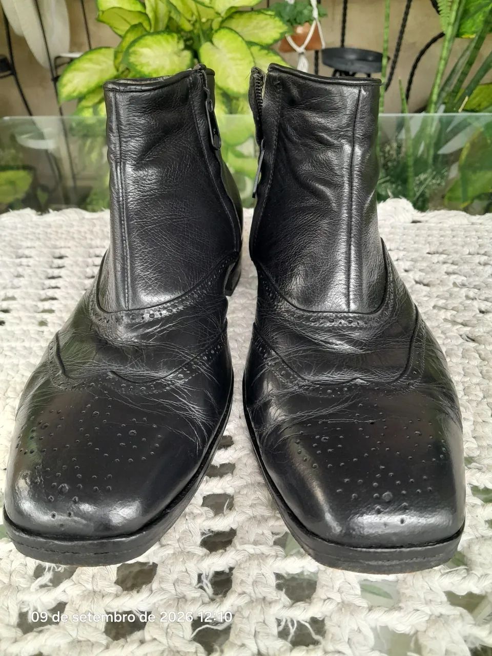 Bota masculina couro preto usada