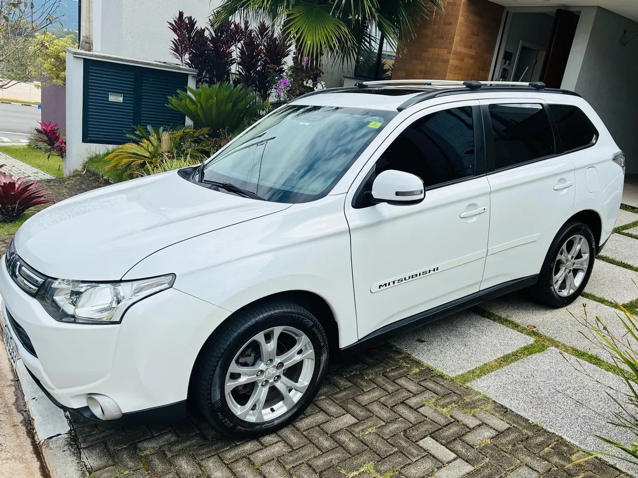 Mitsubishi Outlander 2.0 16V 160CV AUT. 2014
