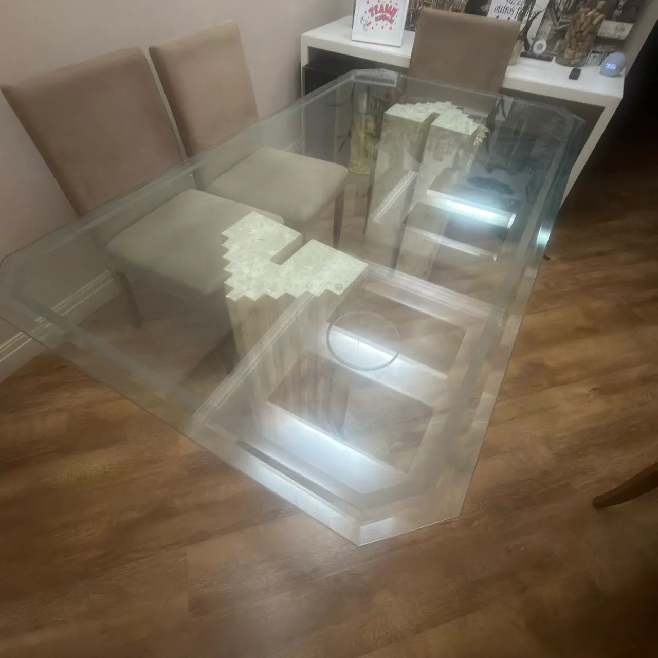 Mesa tampo de vidro apoio em marmore - Foto 2