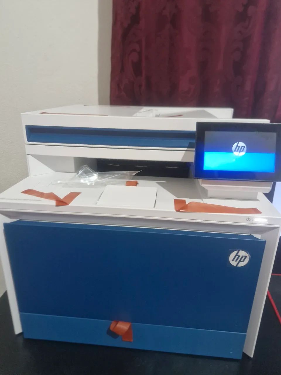 HP Color Laserjet Pro MFP 4303fdw - Foto 2