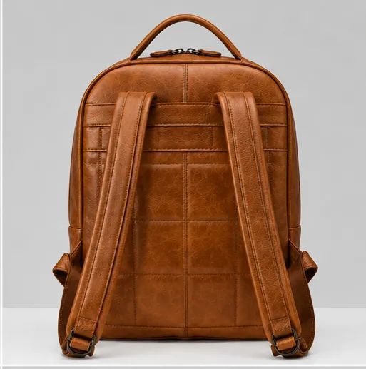 Mochila de Couro Legítimo - cor Marrom - Foto 2