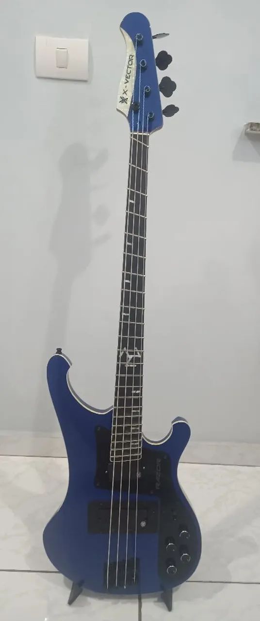 Baixo X-Vector - Razor (Rickenbacker)