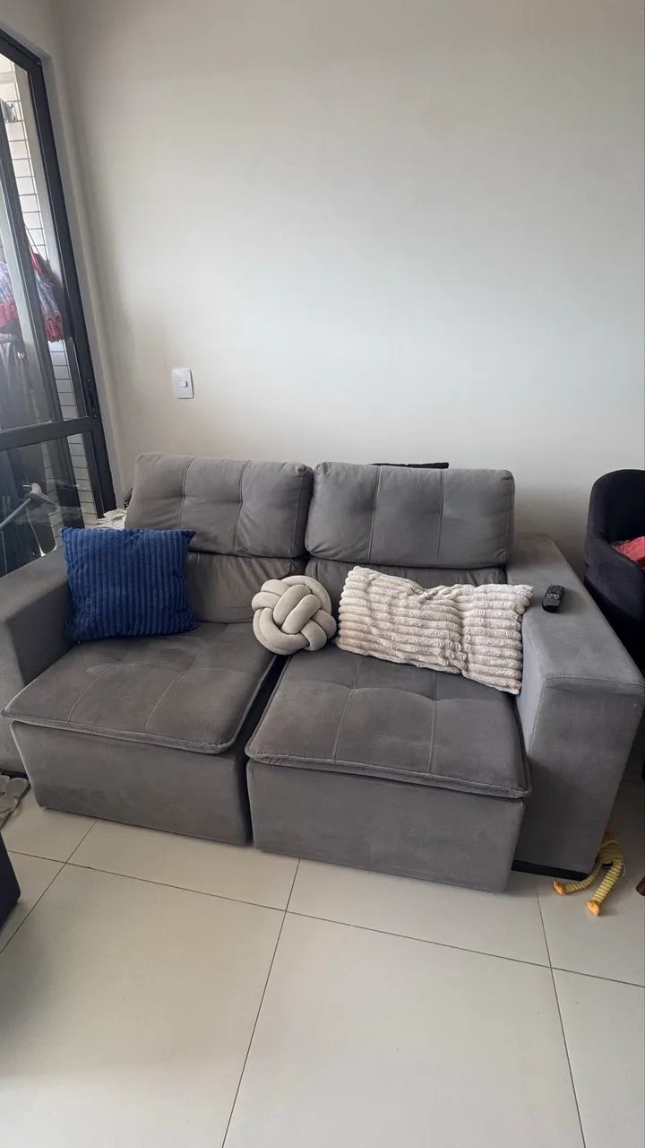 Sofá retrátil e reclinável 