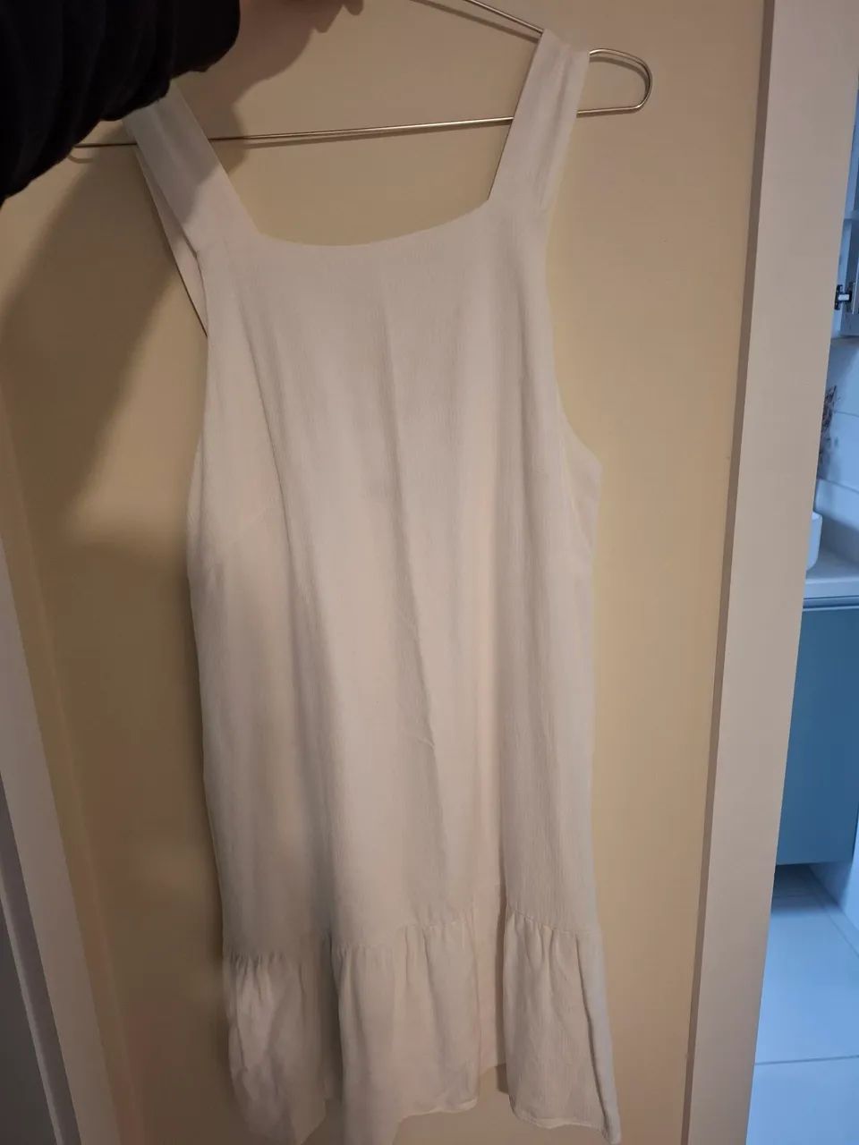 Vestido branco lindo perfeito estado - Foto 4