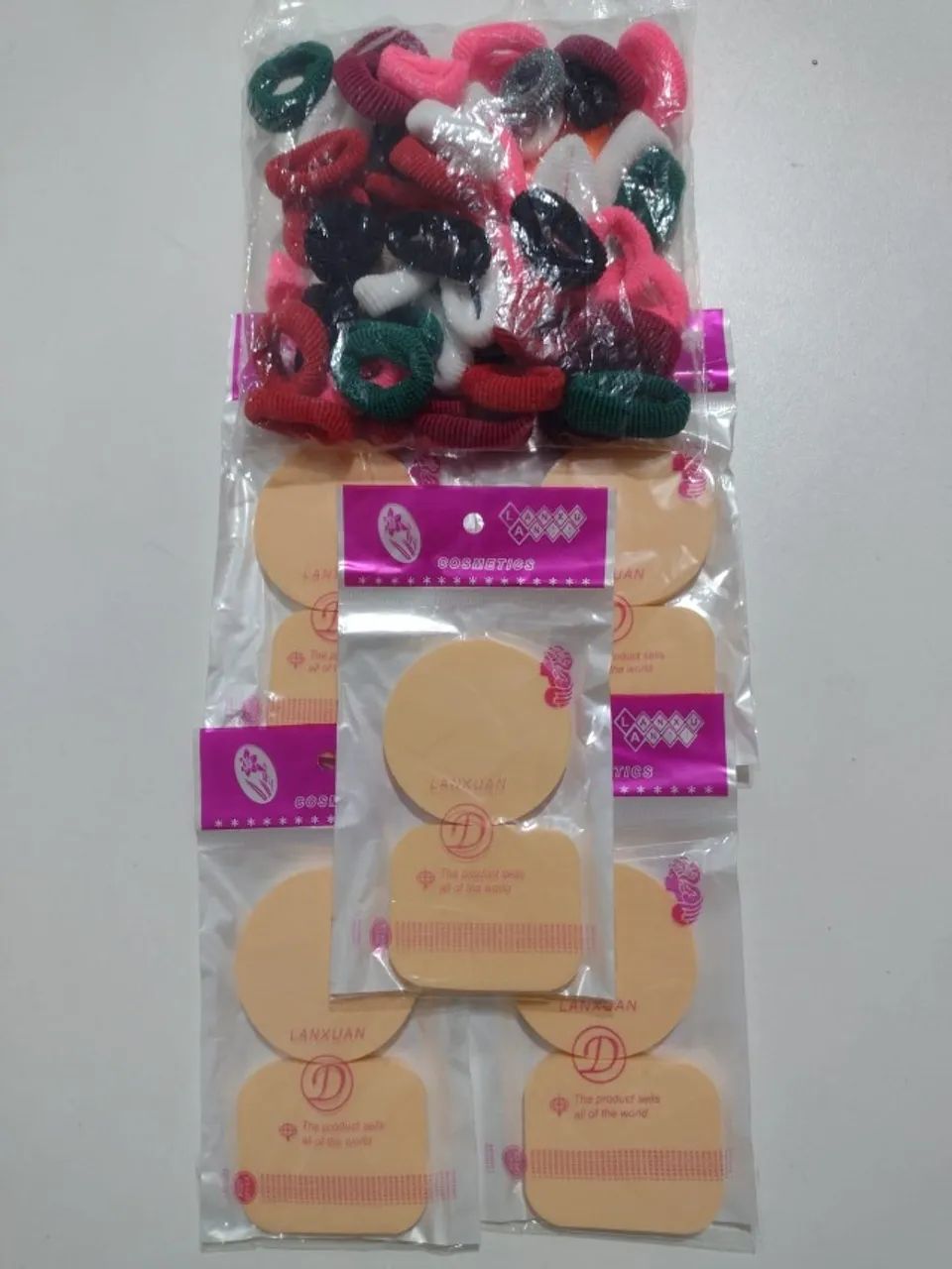 elásticos para cabelo + 10 esponjas para maquiagem