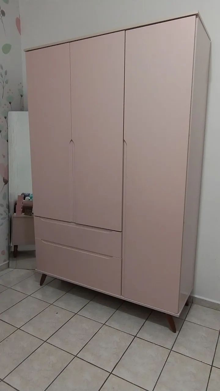 Guarda roupa infantil/juvenil rosa retrô