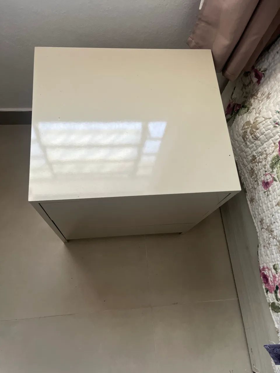 Criado para cama de solteiro 