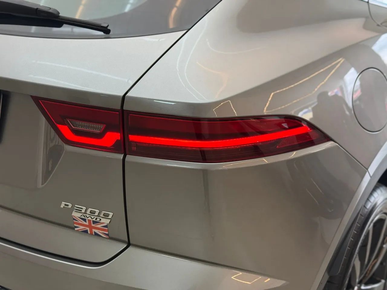 Jaguar E-Pace R-dynamic SE 2.0 AWD 300cv Aut. 2018 - Foto 4