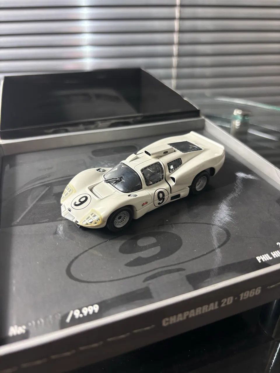 Miniatura Chaparral 2D - 24h Le Mans 1966 - Phil Hill - Edição Limitada - Foto 3