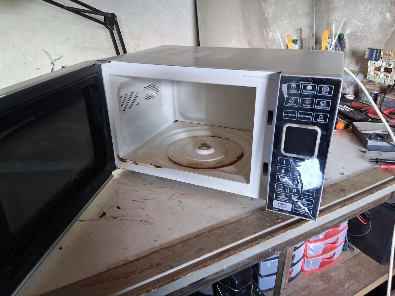Vendo micro-ondas funcionando perfeitamente so tem 2 tecla que n funciona - Foto 2