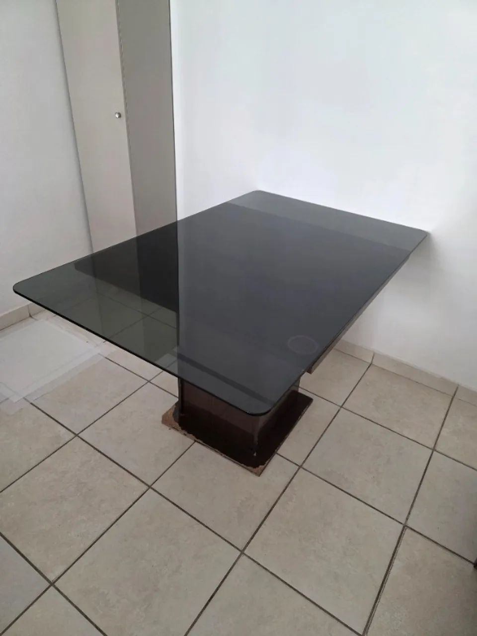 Mesa de jantar com tampo de vidro - Foto 3