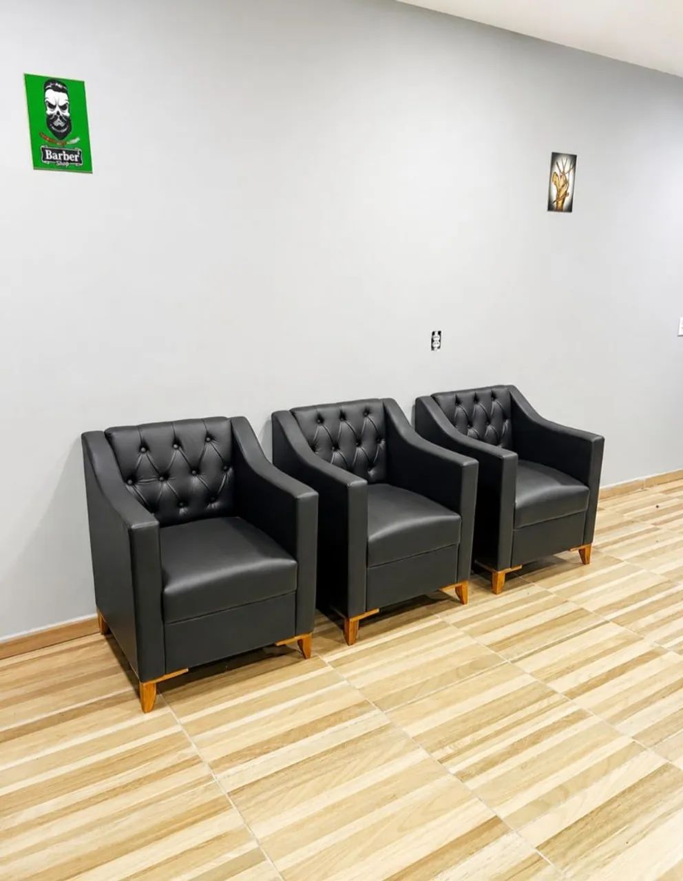 ? 3 Poltronas por Apenas R$ 1.070,00 - Elegância, Conforto e Qualidade