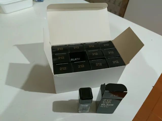 Vende-se perfumes Carolina Herrera - Foto 2