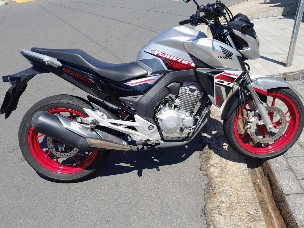 Moto de garagem  - Foto 3