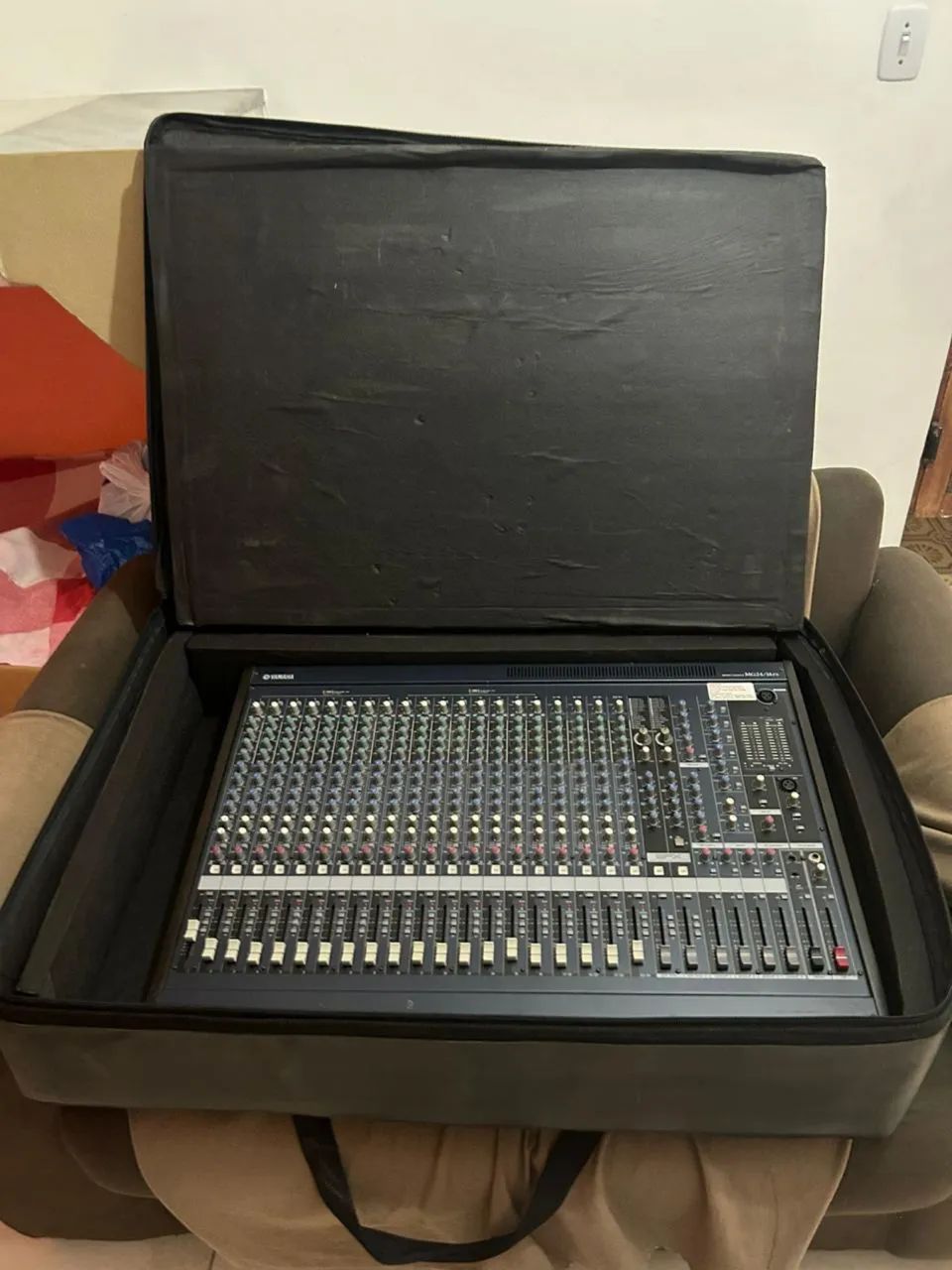 Mesa de som Yamaha 24 fx