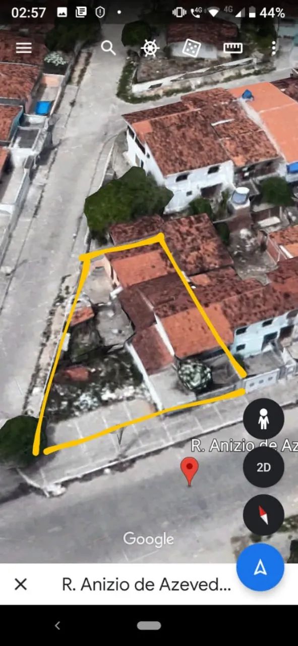 VENDE-SE UM TERRENO COM DUAS CASAS - Foto 2