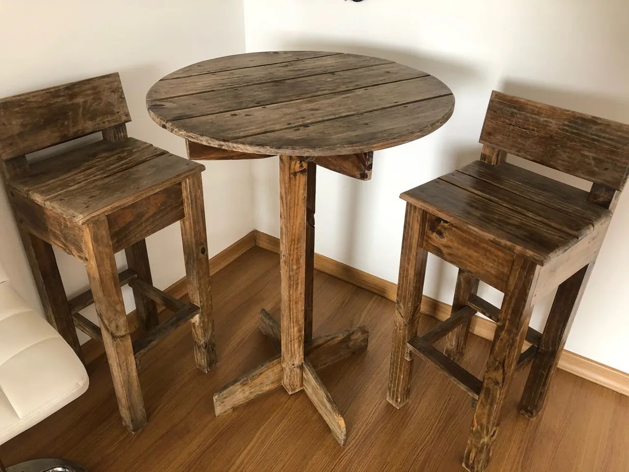 Mesa com cadeira 