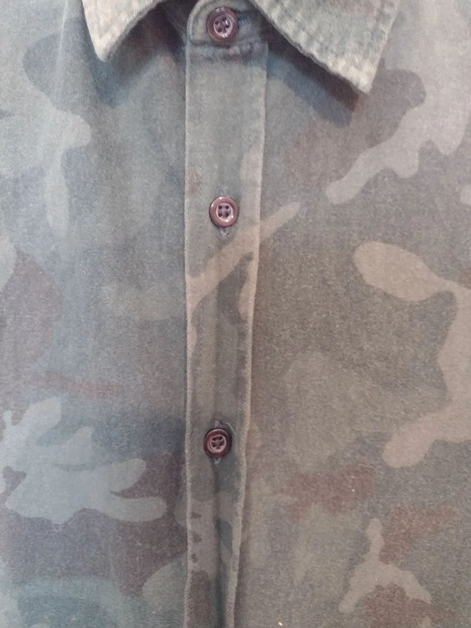 Camisa camuflada com mangas longas - Foto 4