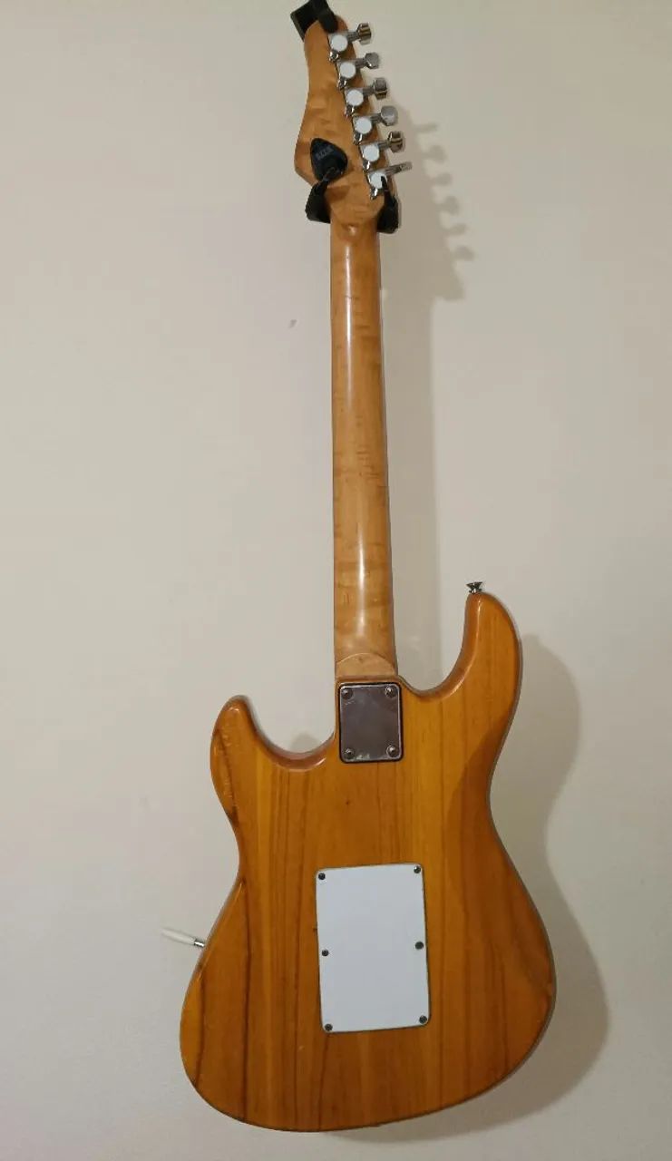 Guitarra Strinberg customizada com upgrades  - Foto 3
