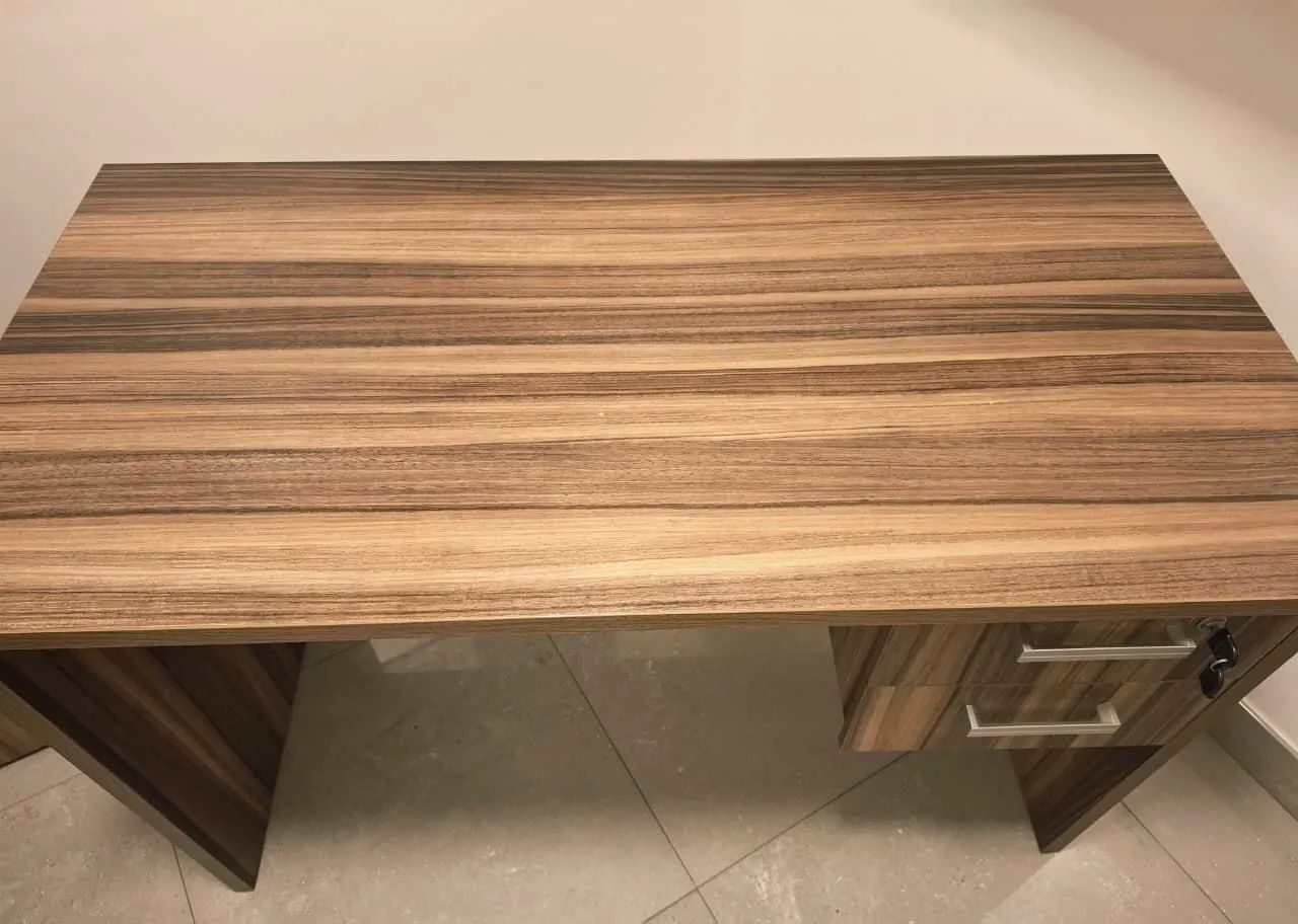 Mesa de escritório novíssima  - Foto 2