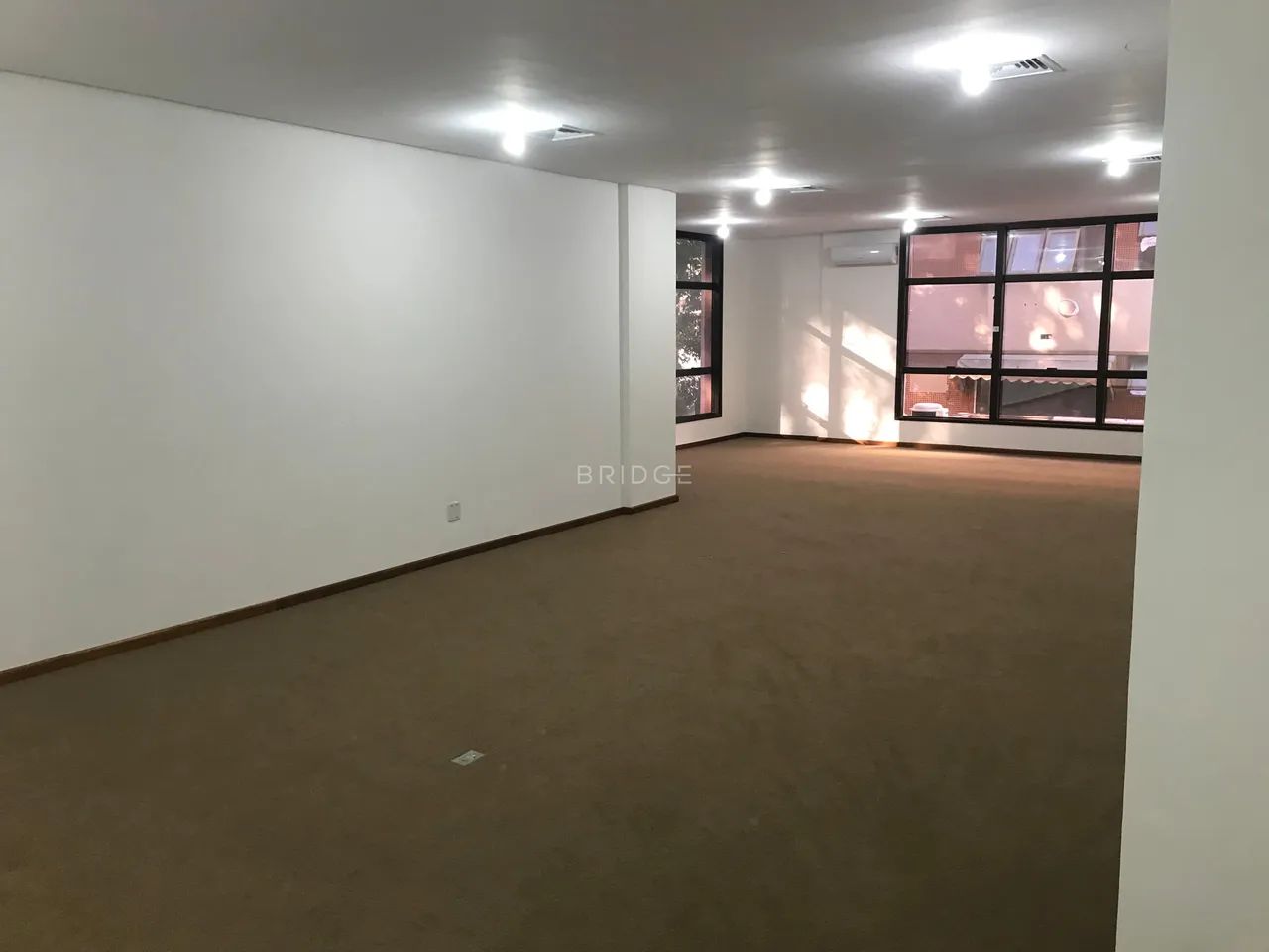 Sala Moinhos de Vento com vaga