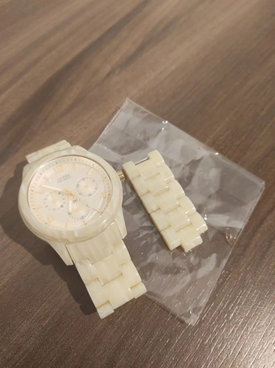 Baixou muito: Relógio Guess Novo Madre Pérola original - Foto 5