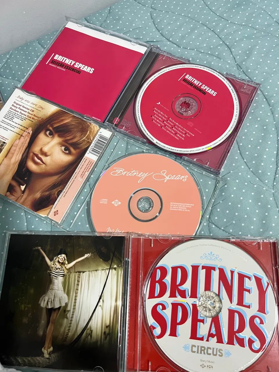 Britney Spears - Circus Europa, Baby one more time e coletânea - Foto 4