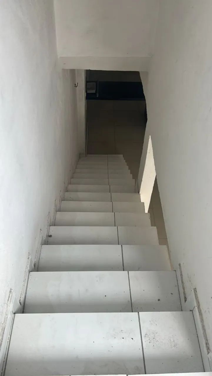 Casa duplex, 2 quartos, 2 banheiros, completamente forrada - Foto 5