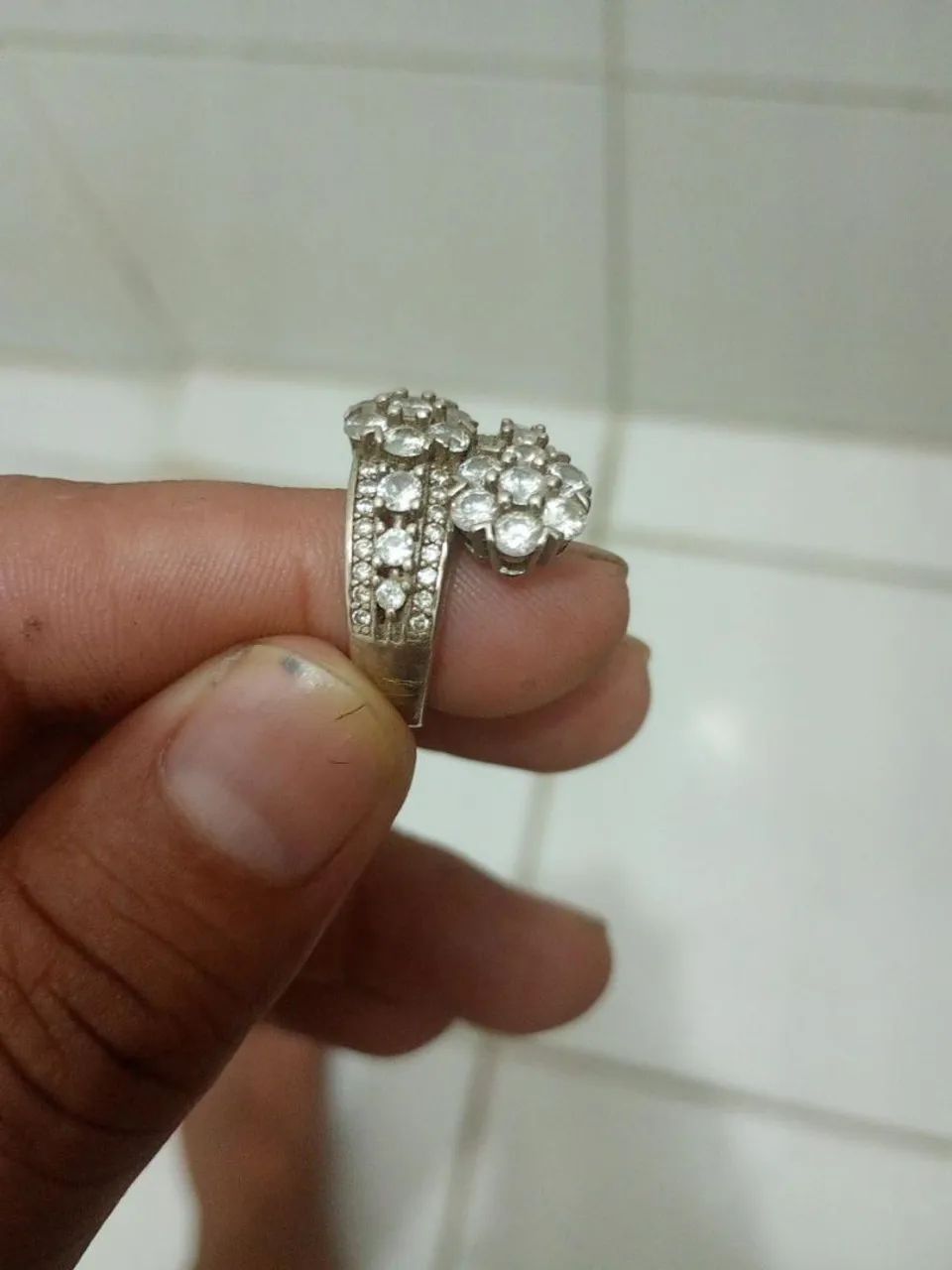 Anel feminino prata 925 com pedrinhas - Foto 2