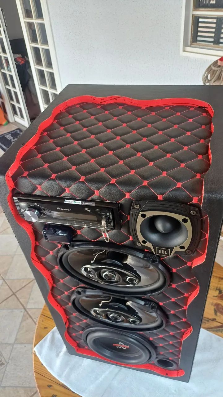 Vendo caixa de som residencial.