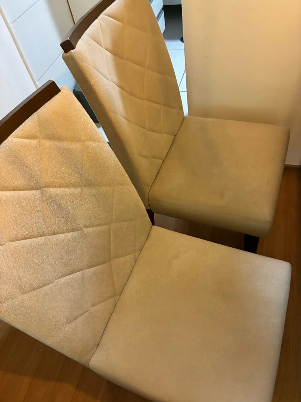 Conjunto de mesa com quatro cadeiras  - Foto 5