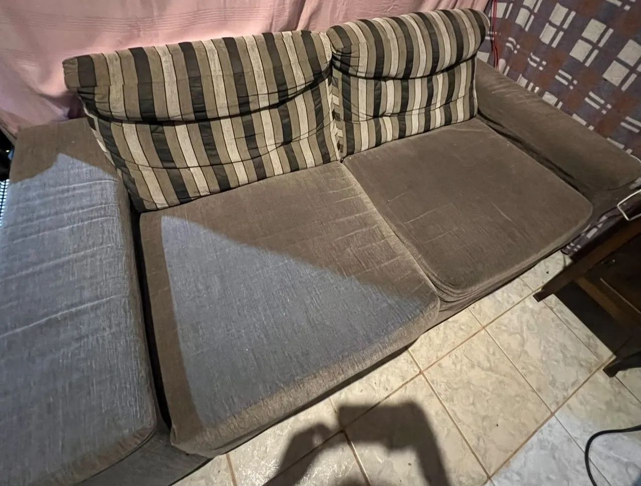 Desapego Urgente: Sofá de Tecido Cinza com Módulo Lateral