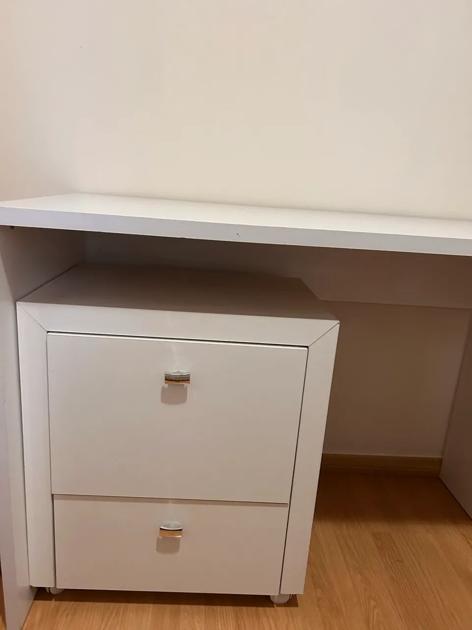 Mesa de estudo com gaveteiro 2 gavetas e de rodinhas - Foto 2
