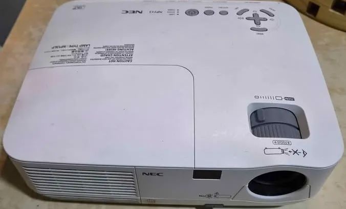 ? PROJETOR NEC NP115